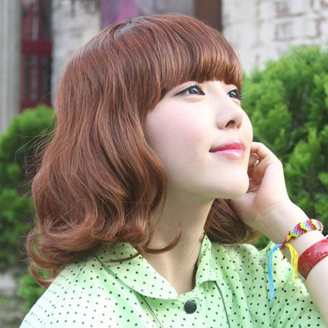 ウィッグのスタイリング方法：ヘアドライヤーとヘアアイロンの使い方